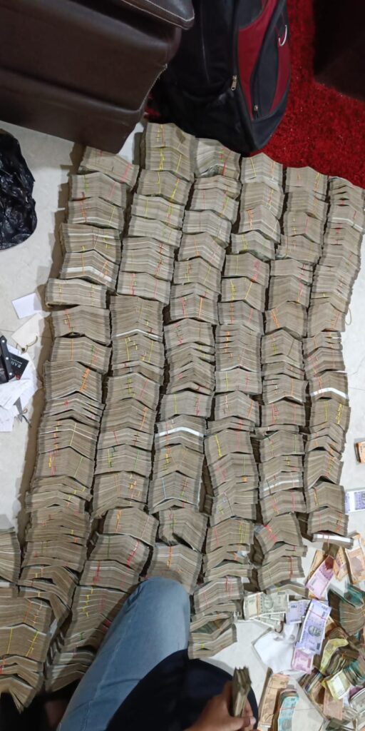 ईडी की बड़ी कार्रवाई, इन दो लोगों के 14 ठिकानों पर छापेमारी