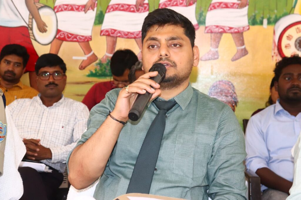 Koderma: रामनवमी और माहे रमजान को लेकर हुई शांति समिति की बैठक