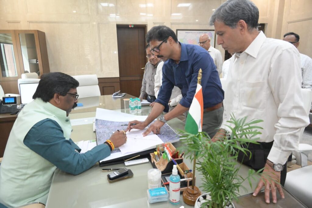 Jharkhand: सीएम हेमंत सोरेन ने कांटा टोली और सिरम टोली फ्लाईओवर निर्माण कार्य की समीक्षा की