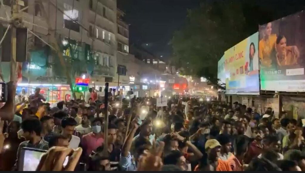 Jharkhand: नियोजन नीति के विरोध में छात्रों ने निकाला मशाल जुलूस, कल झारखंड बंद