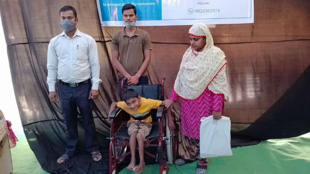 Koderma: लाइफ लाइन एक्सप्रेस प्रोजेक्ट के तहत दिव्यांगों का हो रहा मुफ्त इलाज