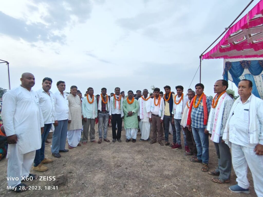 छत्तीसगढ़ : बलरामपुर जिले में भाजपा को लगा बड़ा झटका