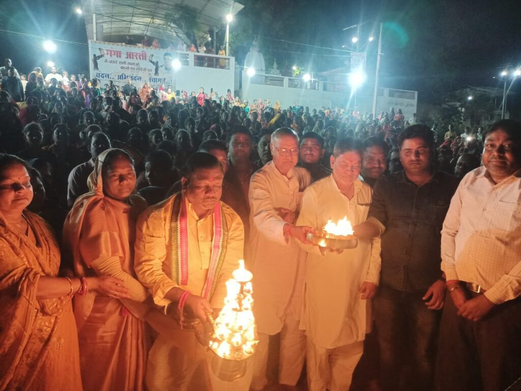 Balrampur: गंगा दशहरा के मौके पर श्रद्धालुओं का उमड़ा जनशैलाब