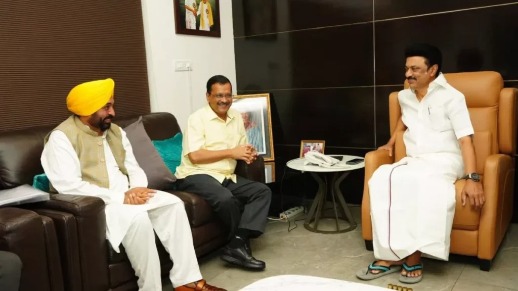 तमिलनाडु के मुख्यमंत्री एमके स्टालिन से मिले सीएम अरविंद केजरीवाल, केंद्र के अध्यादेश के खिलाफ मांगा समर्थन