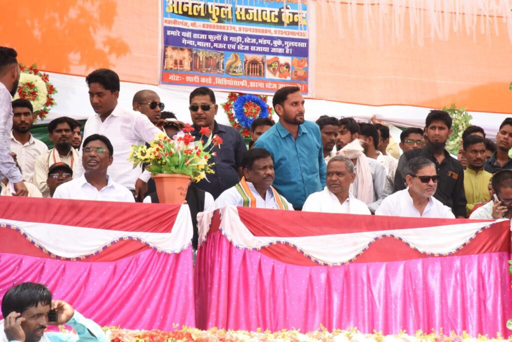 Balrampur: मुहर्रम को लेकर निकली ताजिया जुलूस, विधायक भी हुए शामिल; कहा- आपसी सद्भाव एवं भाईचारे से मनाए पर्व