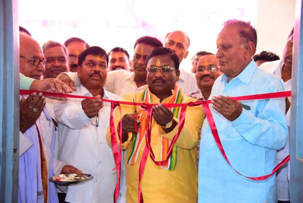 Balrampur: रनहत में नवीन महाविद्यालय का उद्घाटन समारोह में बतौर मुख्य अतिथि शामिल हुए विधायक बृहस्पत सिंह