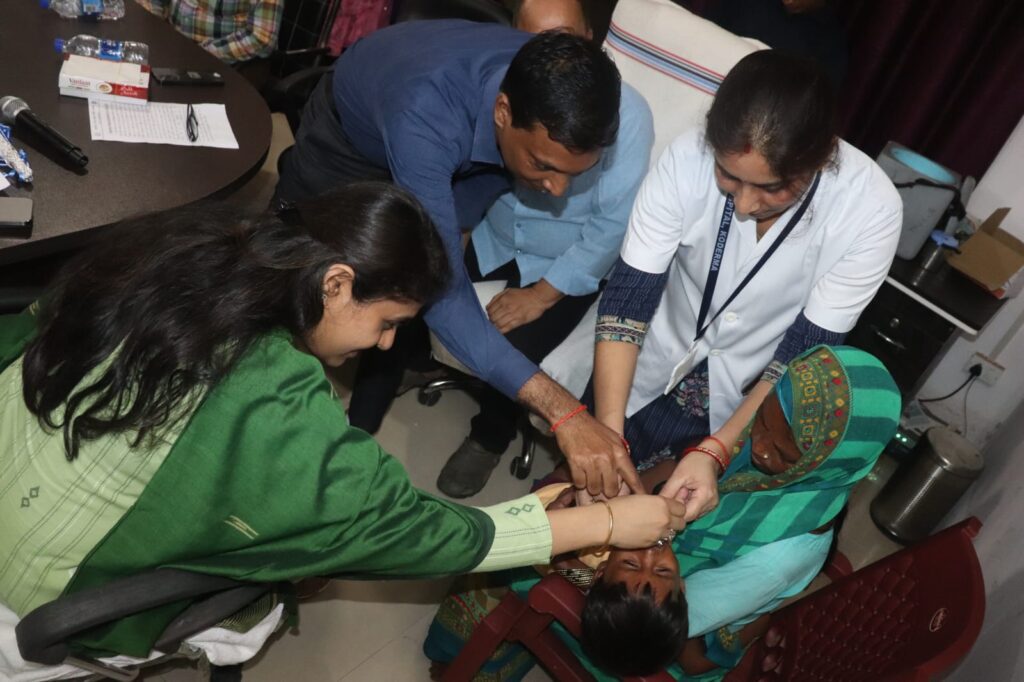 Koderma: सदर अस्पताल कोडरमा पहुंच उपायुक्त मेघा भारद्वाज ने किया ‘मिशन इंद्रधनुष 5.0’ का शुभारंभ