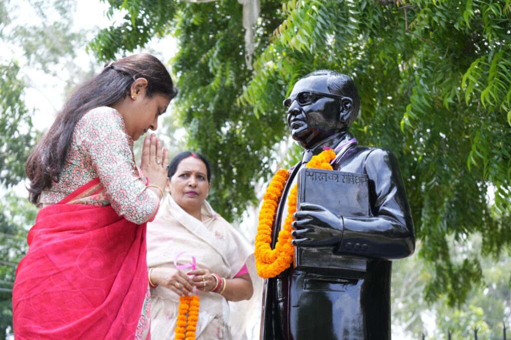 Koderma: जिला प्रशासन ने मनाया 77वां स्वतंत्रता दिवस