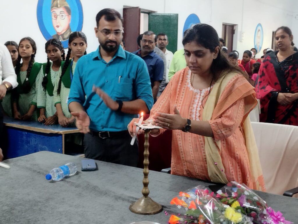 शिक्षक दिवस के अवसर पर शिक्षक शिक्षिकाओं का सम्मान समारोह का आयोजन