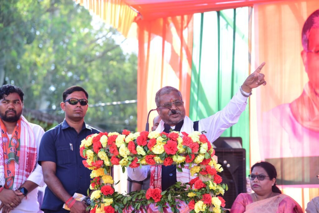 कांग्रेस ने आदिवासी समाज को वोट बैंक के रूप में किया इस्तेमाल : बाबूलाल मरांडी