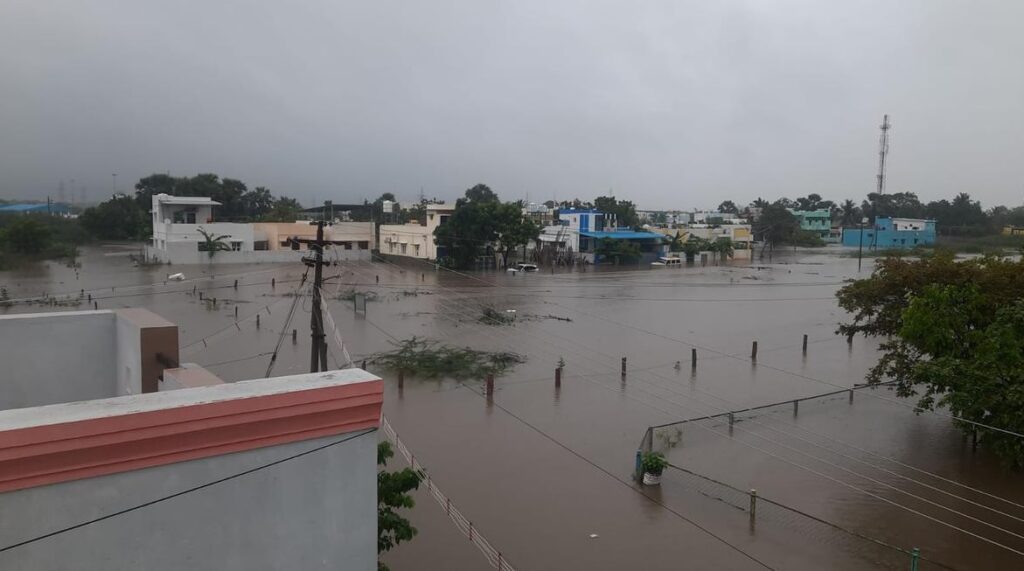 तमिलनाडु के चार जिलों में भारी बारिश से बाढ़ जैसे हालात, शिक्षण संस्थानों में सरकारी अवकाश घोषित
