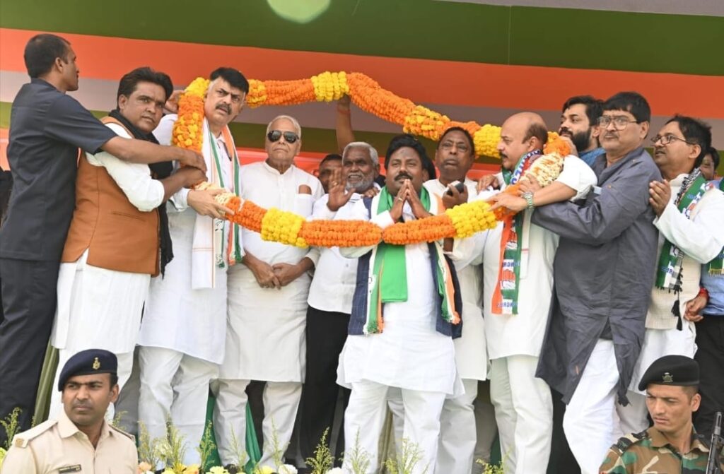 कांग्रेस उम्मीदवार जयप्रकाश भाई पटेल ने किया नामांकन, जनता से मांगा आशीर्वाद