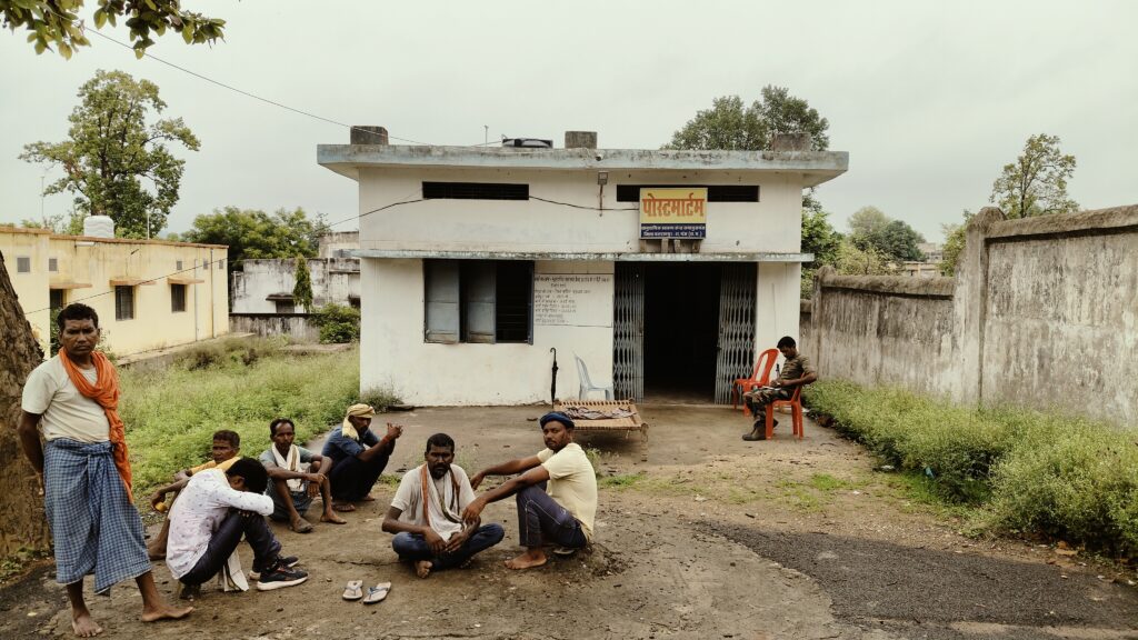 फांसी के फंदे पर लटका मिला मानसिक रूप से कमजोर अधेड़ का शव, जांच में जुटी पुलिस