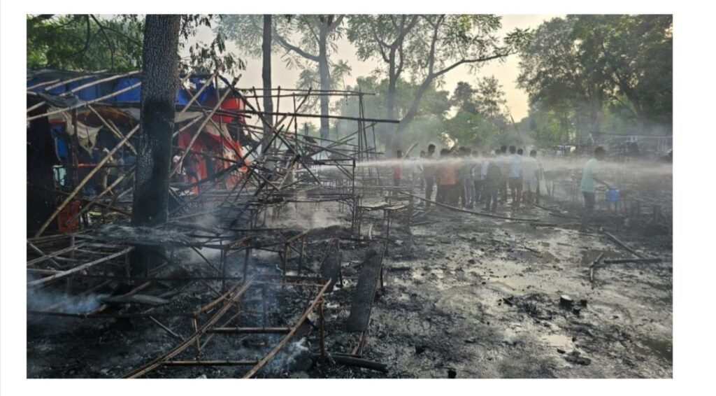 Big Breaking: बोकारो में पटाखा दुकानों में भीषण आग, 55 दुकानें जलकर राख