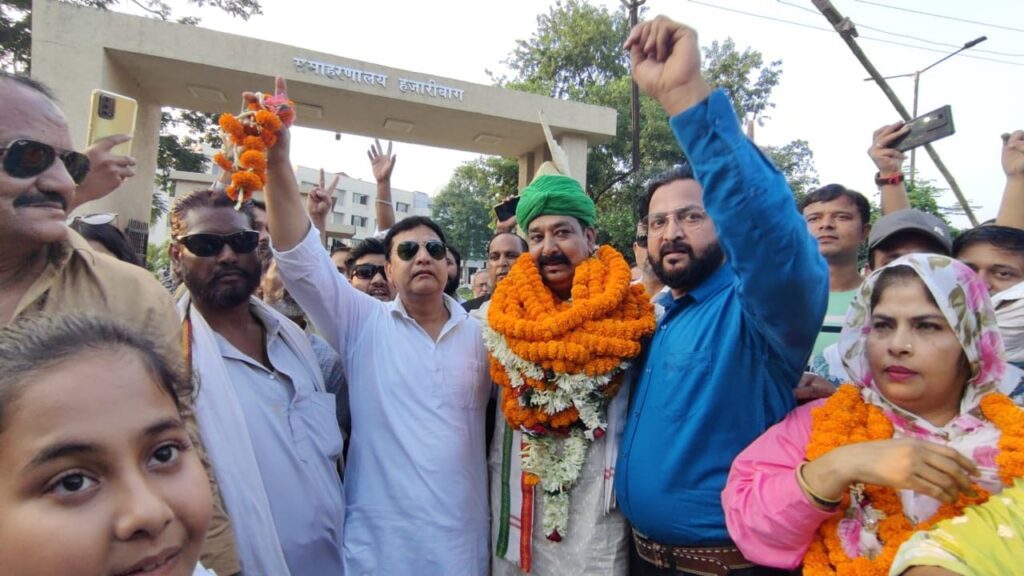 चुनावी समर में कूदे संजर मलिक, गाजे-बाजे के साथ शक्ति प्रदर्शन