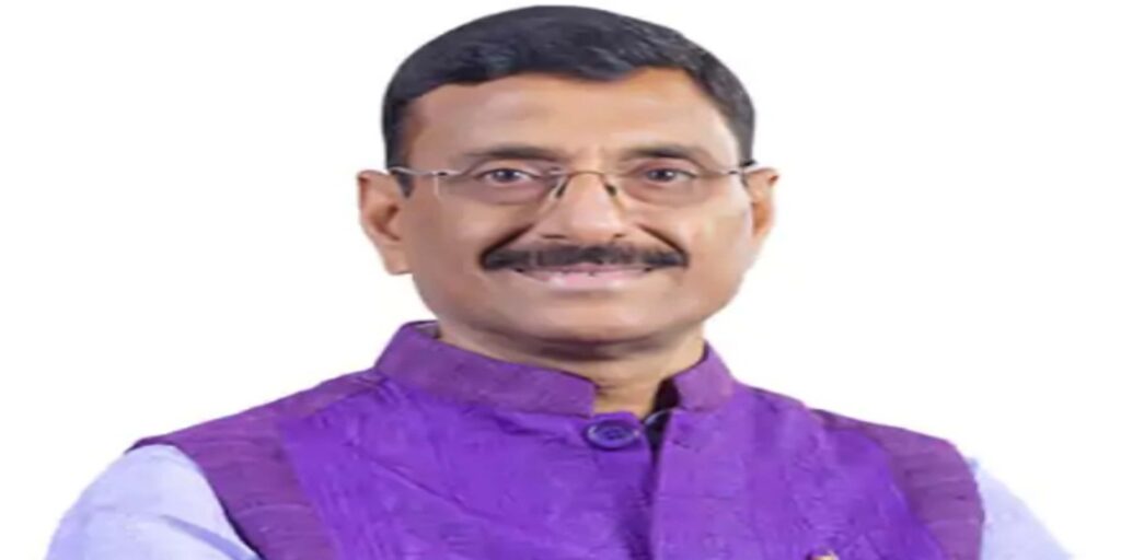 भगवान बिरसा मुंडा के वंशज की पल-पल की जानकारी ले रहे है रक्षा राज्य मंत्री