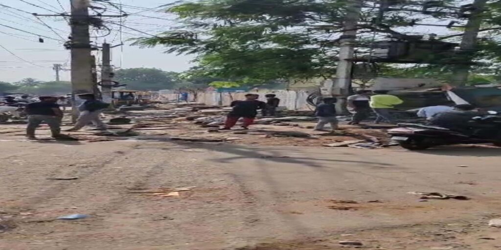 रांची के हरमू बाजार परिसर से हटाया अतिक्रमण