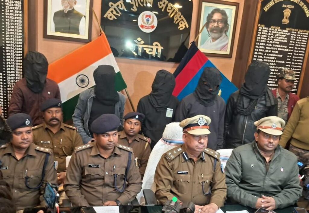 प्रेम-प्रसंग में भागी थी हिंदपीढ़ी की दोनों बहनें, पांच गिरफ्तार