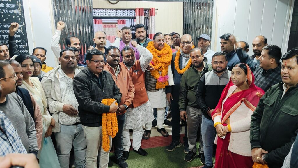 रामानुजगंज में रमन की हैट्रिक पर बधाई देने पहुंचे नेताम, कहा- यह जीत भाजपा के प्रति बढ़ते विश्वास का प्रतीक