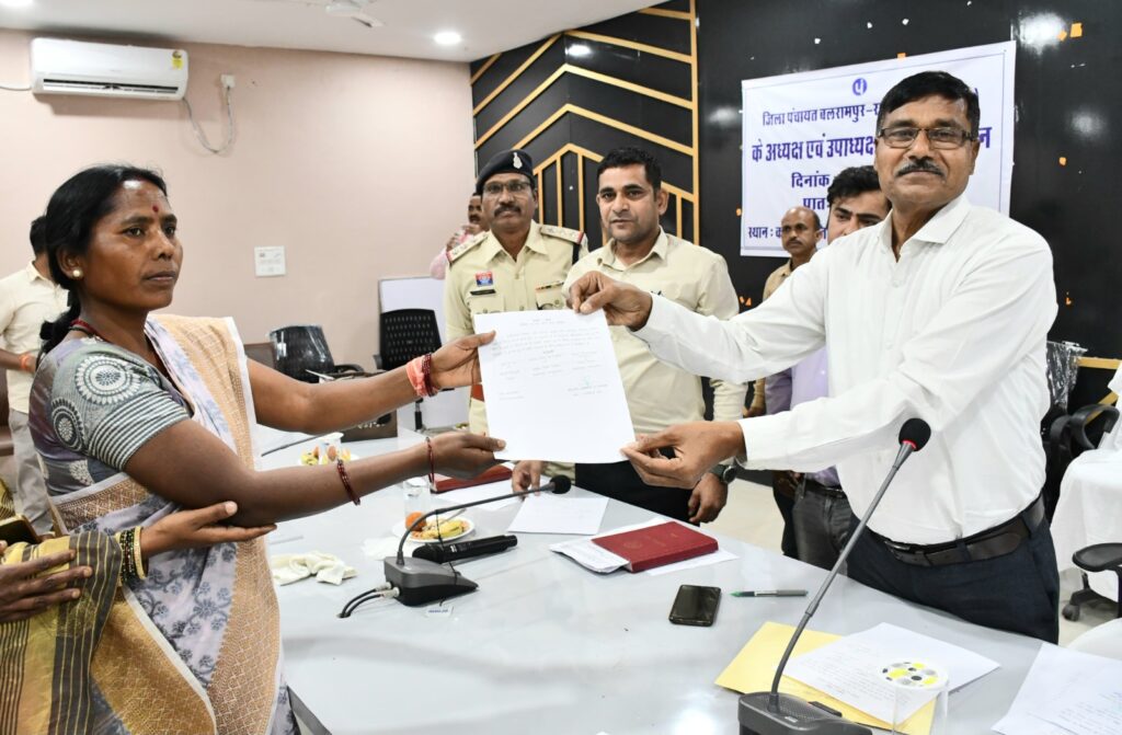 हीरामणि कुंज बनीं जिला पंचायत अध्यक्ष, हार के बाद सिद्धनाथ के बिगड़े बोल, मंत्री नेताम पर लगाए गंभीर आरोप