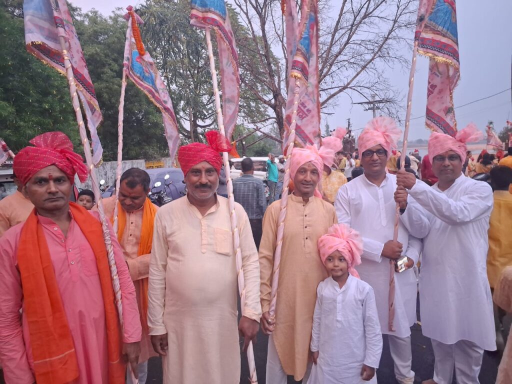 बलरामपुर : दो दिवसीय श्री श्याम संकीर्तन महोत्सव का आगाज, शोभा यात्रा में सैकड़ों श्रद्धालु हुए शामिल