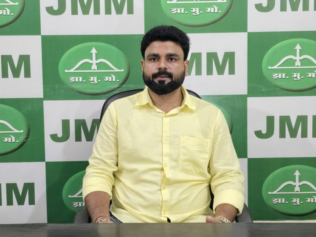 रघुवर दास की डॉक्टरेट उपाधि पर झामुमो ने उठाया सवाल