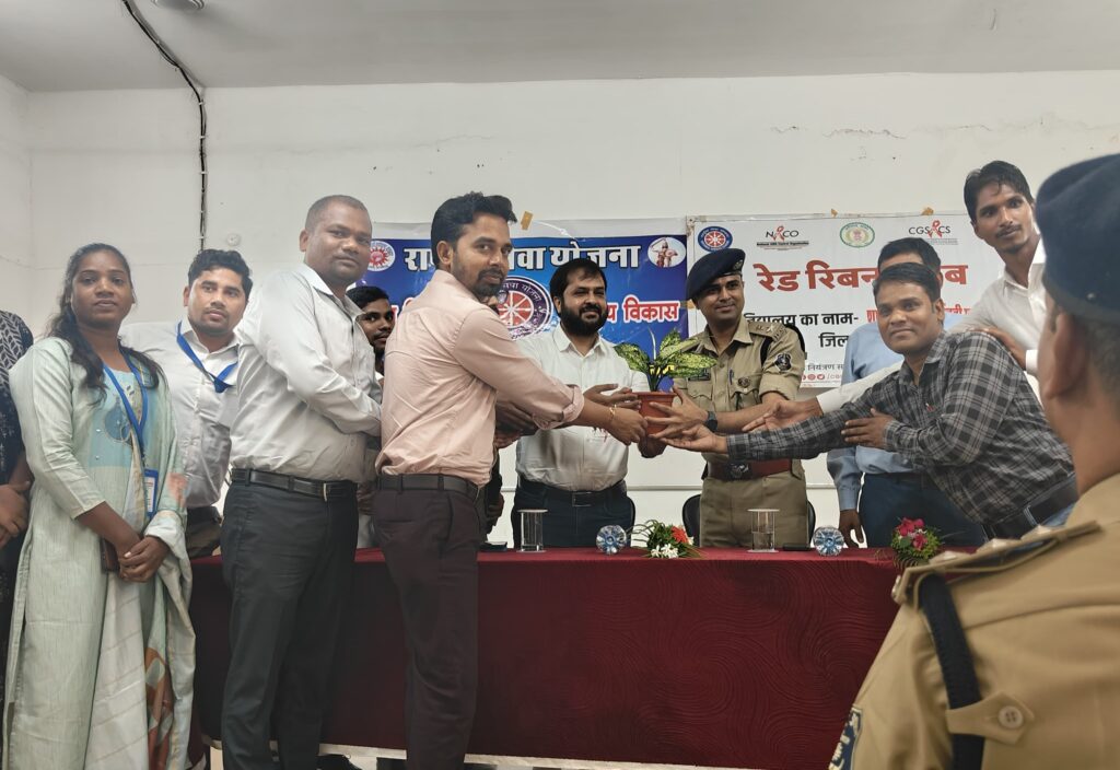 बलरामपुर : रानी दुर्गावती कॉलेज में साइबर सुरक्षा, यातायात सुरक्षा एवं नशामुक्ति विषय पर एक दिवसीय कार्यशाला का आयोजन