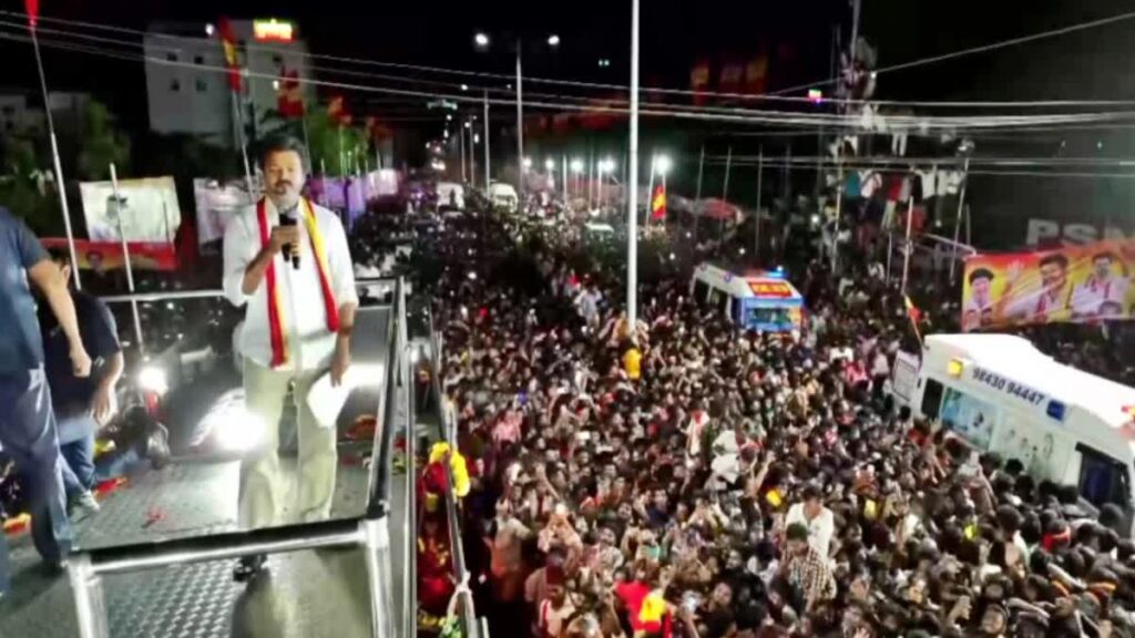 तमिलनाडु में विजय की रैली में भगदड़, 30 से अधिक की मौत