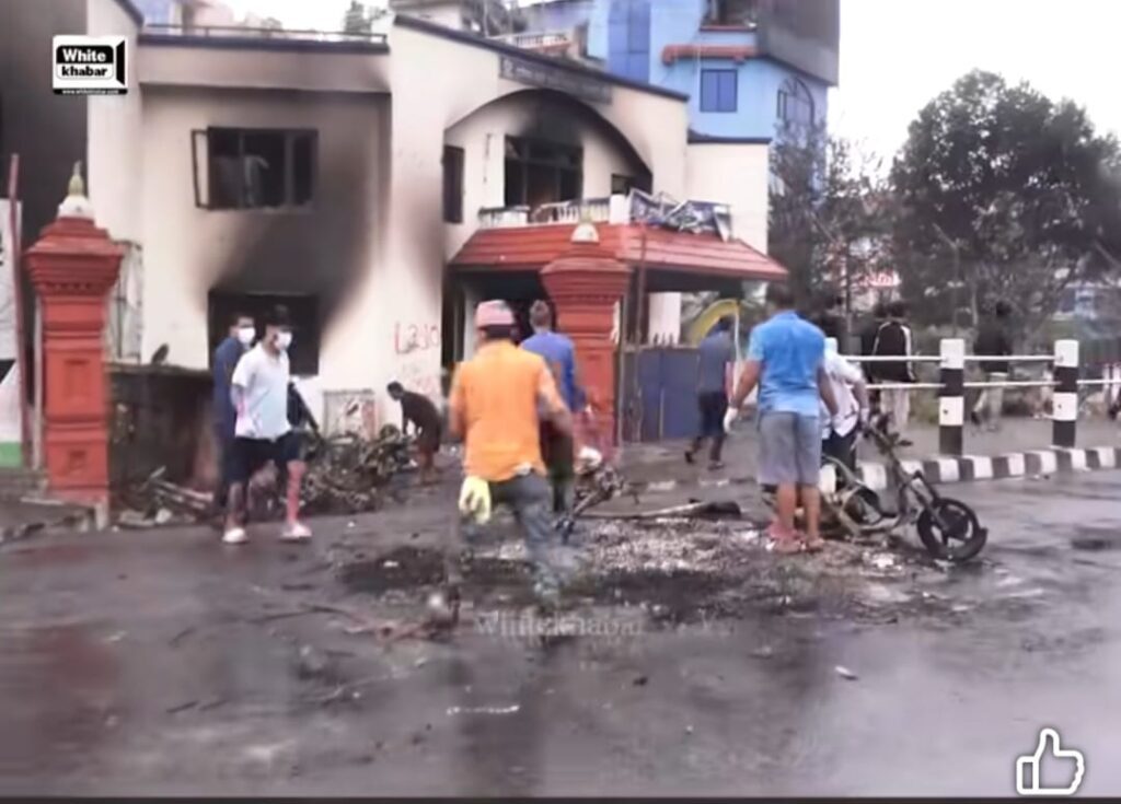 नेपाल में हिंसा और संघर्ष का सच : पशुपतिनाथ मंदिर पर भी थी हमले की तैयारी