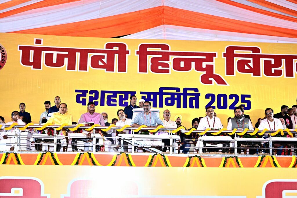 मुख्यमंत्री मोरहाबादी और अरगोड़ा में रावण दहन कार्यक्रम में हुए शामिल