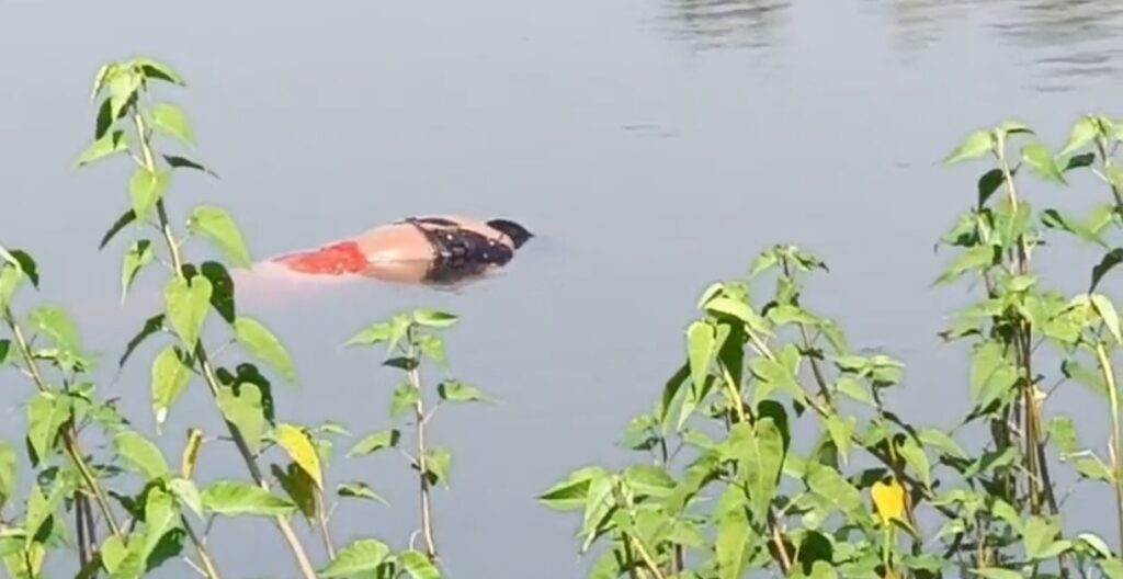 Mother daughter dead body found in pond