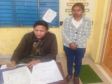 फॉलोअप : सोशल मीडिया टिप्पणी से सियासी तूफान, इन्फ्लुएंसर आकांक्षा टोप्पो की गिरफ्तारी पर गरमाई छत्तीसगढ़ की राजनीति