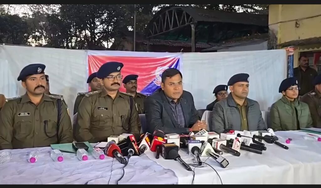 बच्चा चोर गिरोह के खिलाफ पुलिस की बड़ी कार्रवाई, 12 बच्चे बरामद, 13 गिरफ्तार