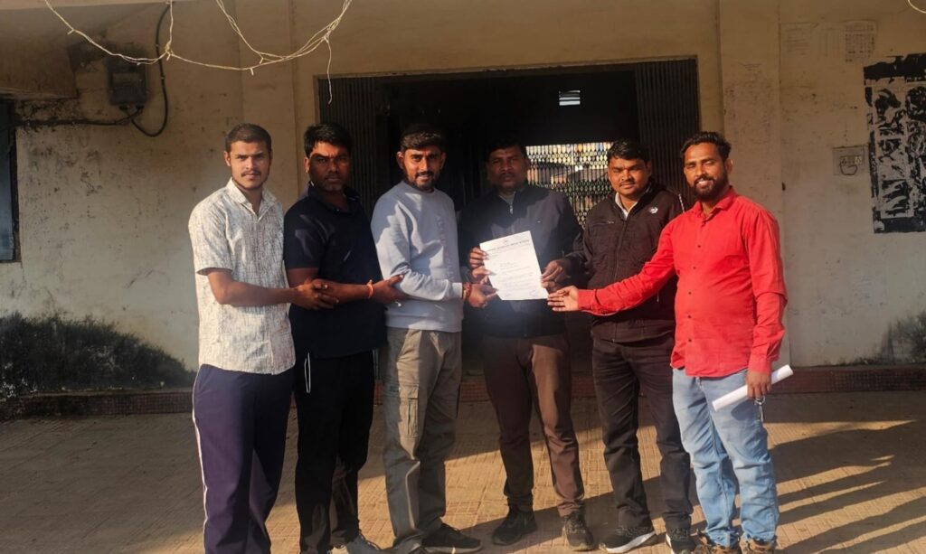 तातापानी महोत्सव से पहले एनएसयूआई का ज्ञापन अभियान तेज, राष्ट्रीय सचिव प्रतीक सिंह ने एसडीएम को सौंपा ज्ञापन, मुख्यमंत्री से भेंट का समय मांगा