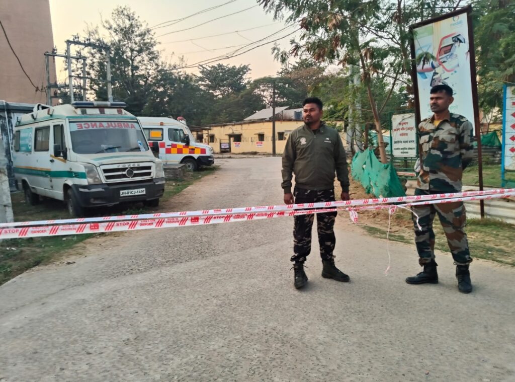 मुठभेड़ में मारे गये 17 नक्सलियों का हुआ पोस्टमार्टम, भारी मात्रा में हथियार बरामद