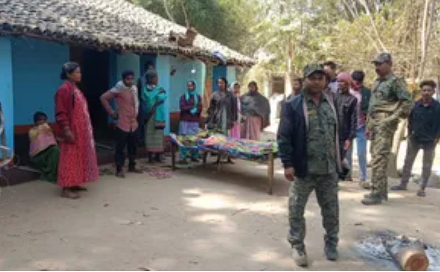 डायन बताकर मां और नवजात को जिंदा जलाया