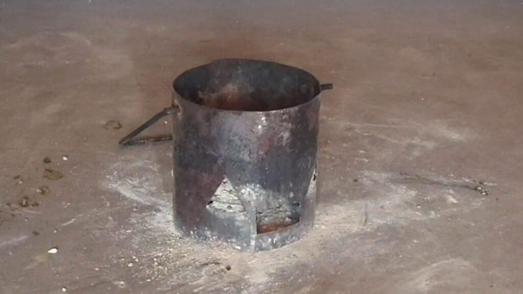 नींद में ही थम गई सांसें: सूरजपुर में सिगड़ी के धुएं से दंपती और मासूम सहित तीन की दर्दनाक मौत