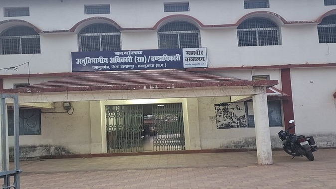 जब एक माह का राशन बांटना ही चुनौतीपूर्ण, तब तीन माह का एकमुश्त वितरण कैसे होगा संभव?