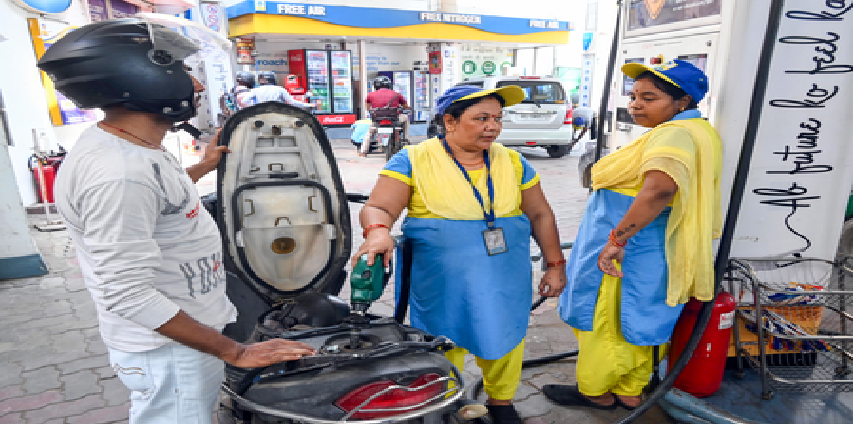 Fuel Price Hike Continues : पेट्रोल-डीजल फिर महंगा, आम जनता पर बढ़ा बोझ