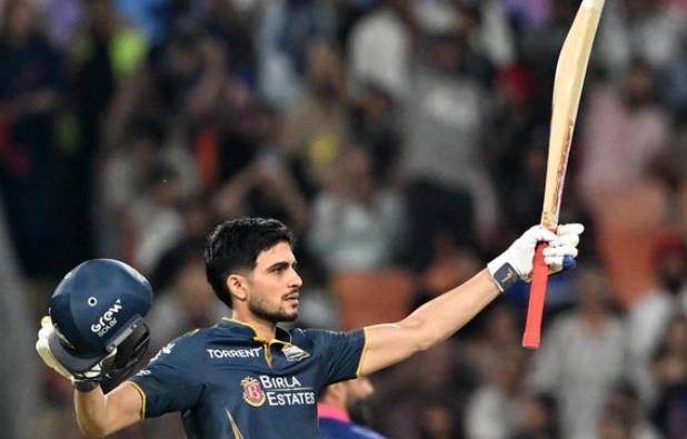 IPL 2026 : शुभमन गिल के शतक ने छीनी सूर्यवंशी की चमक, गुजरात टाइटंस तीसरी बार फाइनल में