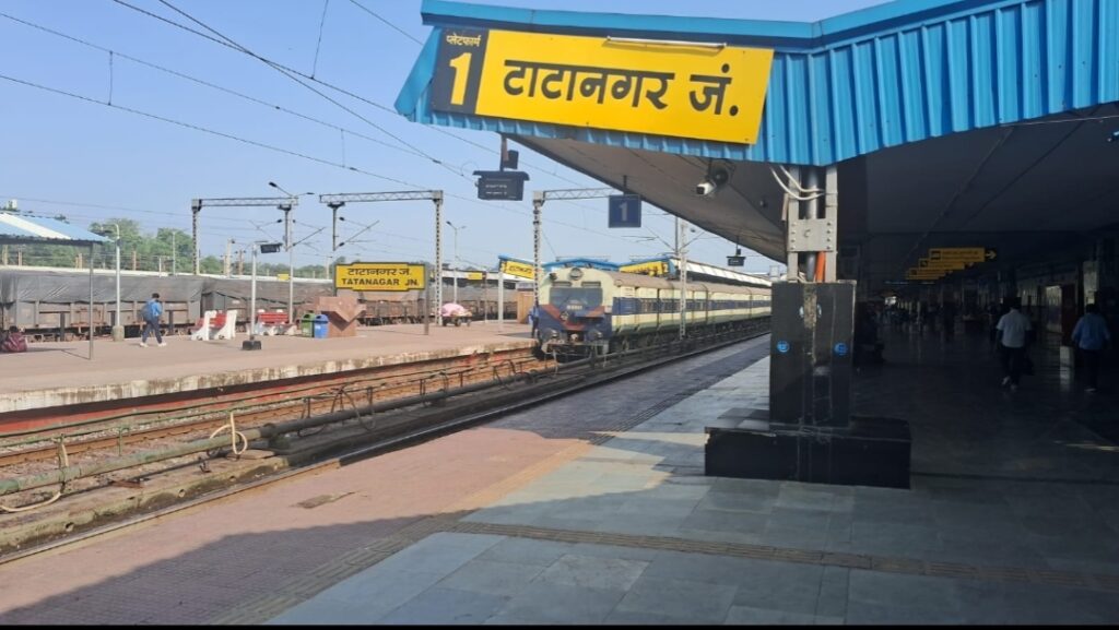 टाटा–बक्सर एक्सप्रेस के यात्रियों को राहत: ट्रेन में स्थायी रूप से जुड़ेगा अतिरिक्त कोच