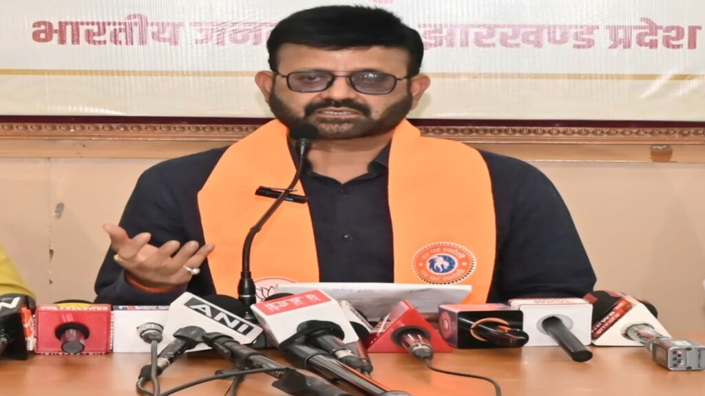 जेपीएससी की परीक्षाओं में गड़बड़ी का आरोप, भाजपा ने की पीटी परीक्षा रद्द कर सीबीआई जांच की मांग