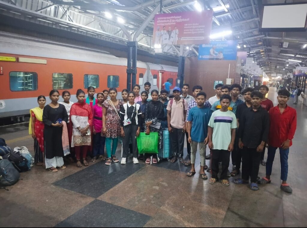 तमिलनाडु गैस रिसाव के बाद राहत की खबर: पश्चिमी सिंहभूम के 14 प्रवासी श्रमिक सकुशल लौट रहे घर