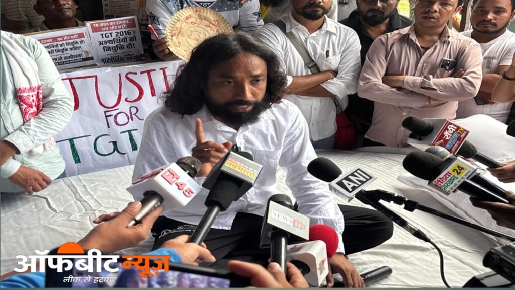 नौवें दिन भी जेपीएससी विवाद पर छात्रों का सत्याग्रह, जानिए अब देवेंद्र नाथ महतो ने क्यों उठाया बड़ा कदम